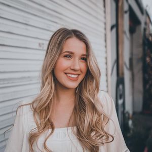 Meet your Posher, Lydia